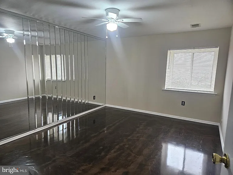 210 James Ct — Photo 21