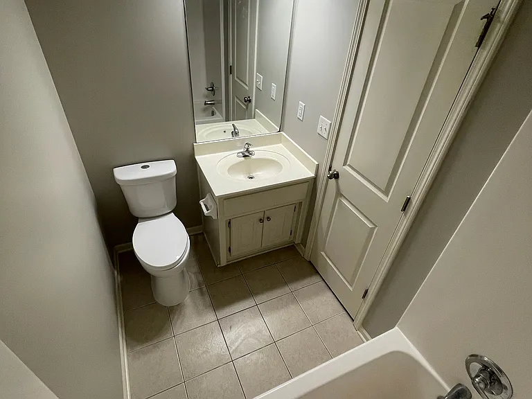 12213 Bennington Ave — Photo 20