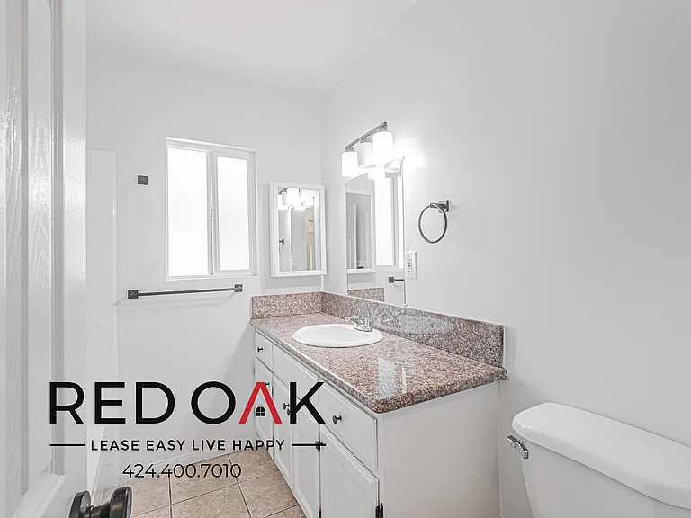 3925 Roxanne Ave #19 — Photo 9
