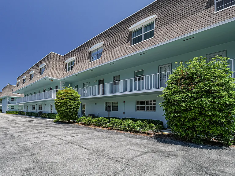 1901 Indian River Blvd #103D — Photo 2