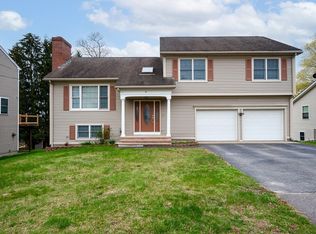 14 Belcourt Rd, Worcester, MA 01605