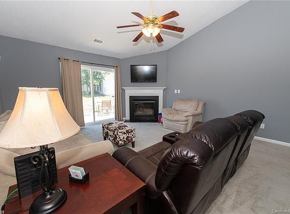 3rd image of 8417 Appledale Dr