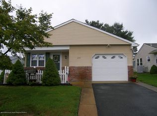177 Torrey Pines Dr, Toms River, NJ 08757