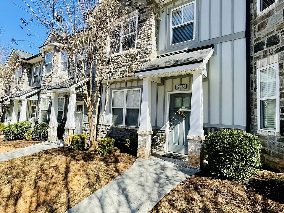 219 Capstone Dr