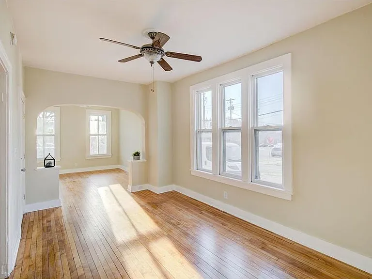 657 Bedford St — Photo 9