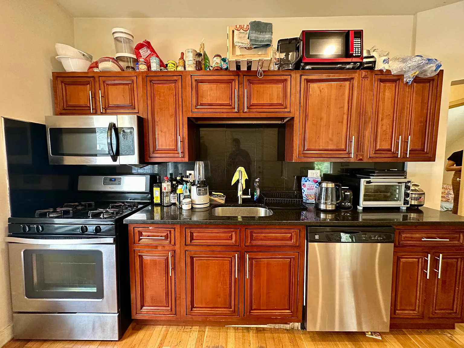 3 bed, 1000 sqft, $3,000 — Photo 4
