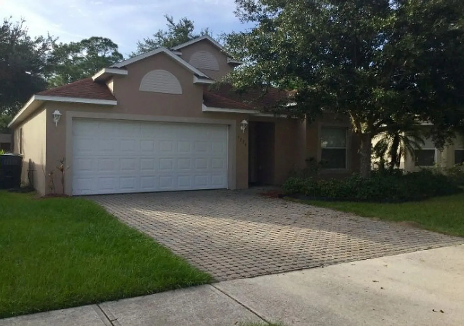3 Bedroom 2 Bathroom Summerwood Villas — Photo 1