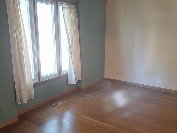 4th image of 701 Elm Hurst Dr