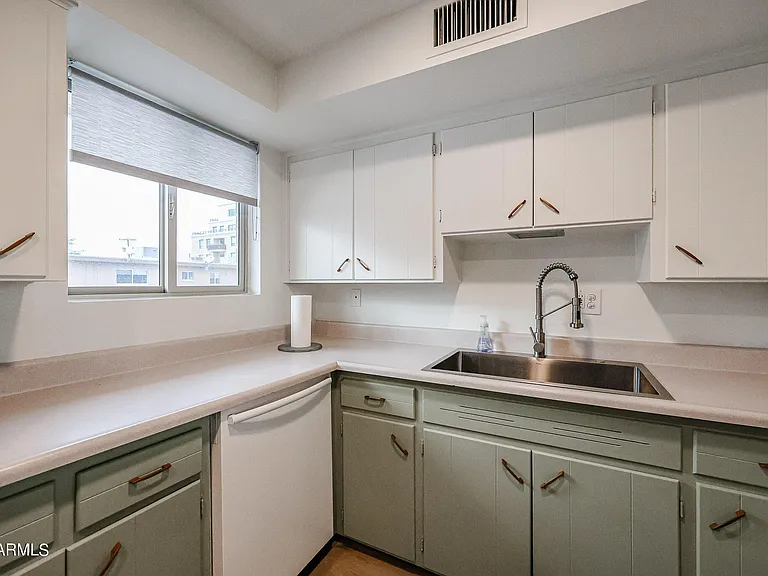 6824 E 2nd St #206 — Photo 12