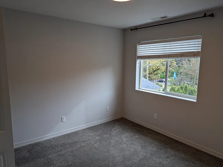 409 Madrona Ave SE — Photo 19