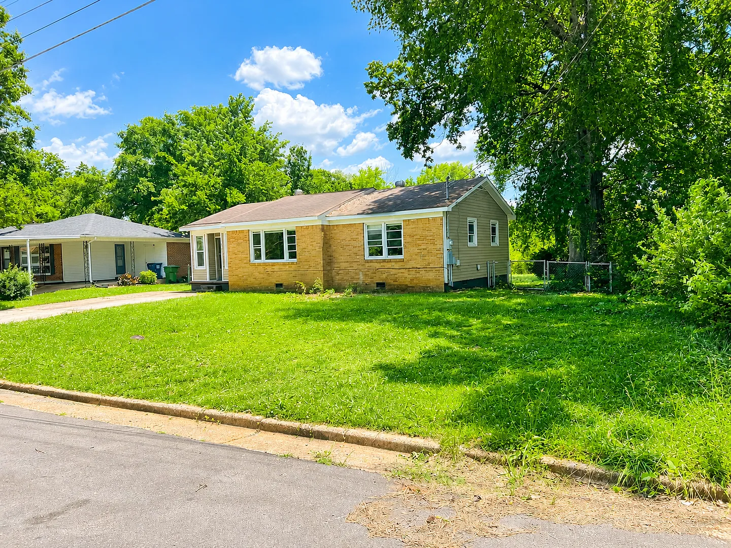 Coming Soon - 3bd/1ba Close to UAH — Photo 2