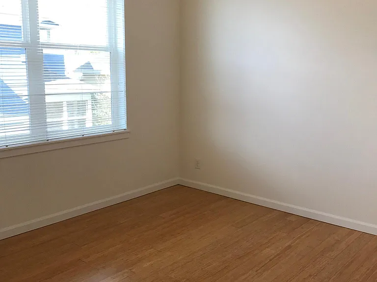925 NE 22nd Ave #1 — Photo 8