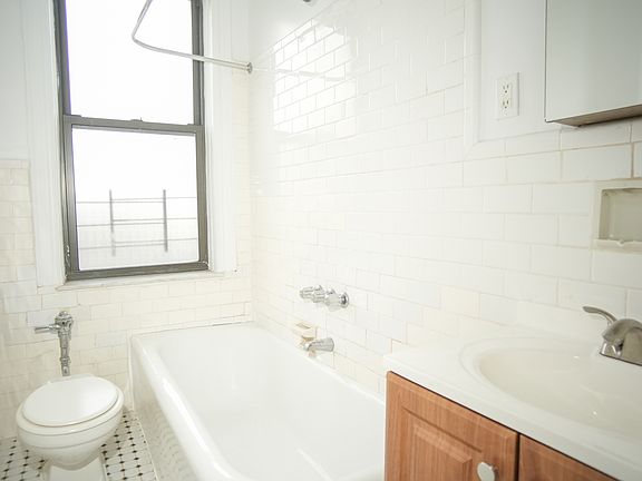 5th image of 34-06 32nd St #8C