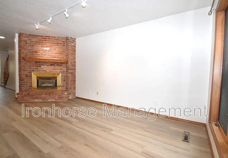 1712 W Olive St #46 — Photo 6