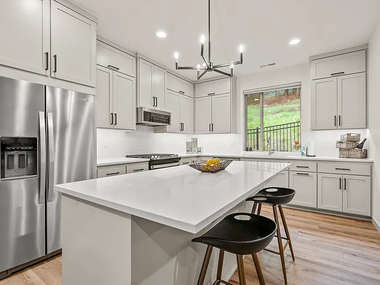 143 Shelton McMurphey Blvd — Photo 6