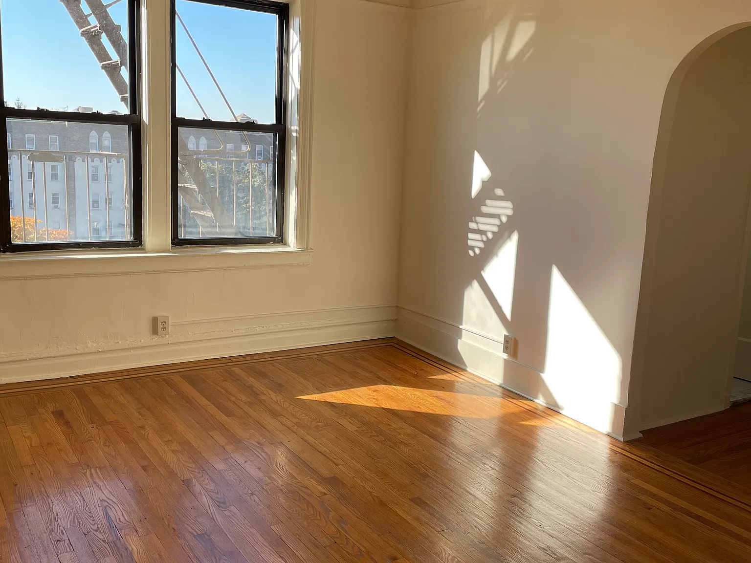 1 Bedroom Apartment — Photo 1