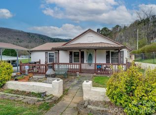 118 & 124 E Lawson Rd, Hot Springs, NC 28743