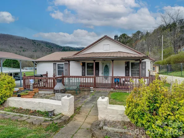 118 & 124 E Lawson Rd, Hot Springs, NC 28743