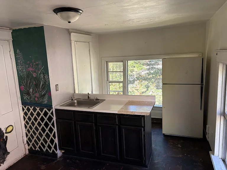 523 W Vine St #3 — Photo 1