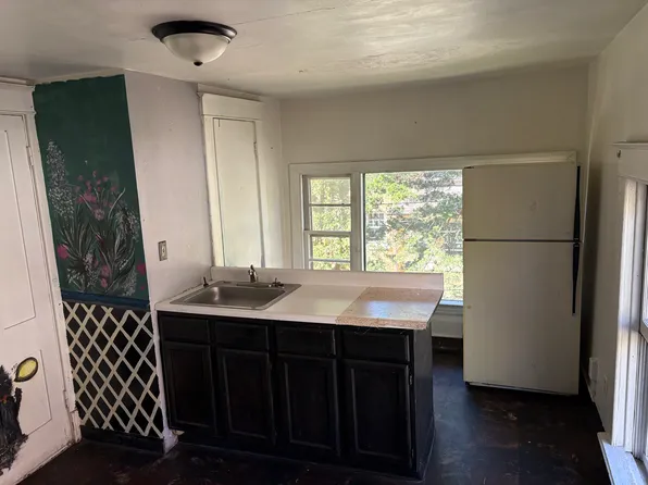 523 W Vine St APT 3, Kalamazoo, MI 49008