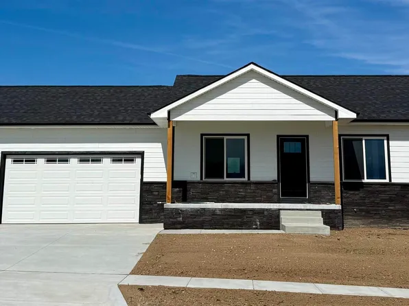 300 Jo Ln, McCool Junction, NE 68401