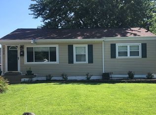 9508 Starboard Dr, Saint Louis, MO 63123