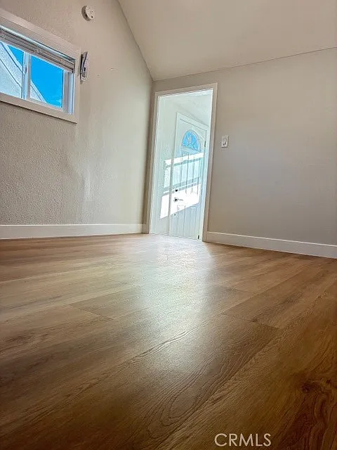 4 bed, 300 sqft, $1,150 — Photo 3