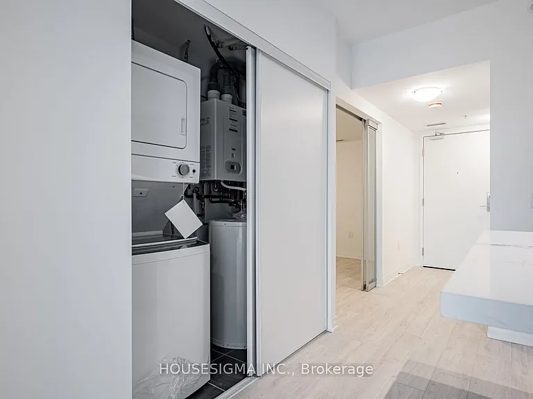 408 Brown Ct #212 — Photo 23
