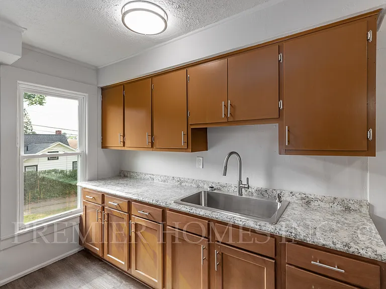 149 Brooklyn Ave SW #B — Photo 3