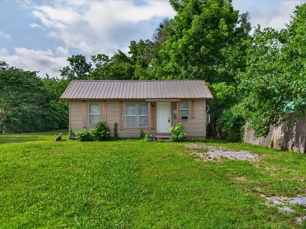 804 E 5th St, Dewey, OK 74029