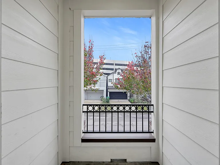 351 W 26th St — Photo 30