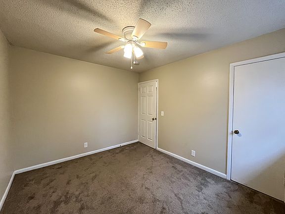 5th image of 698 Frankfort Dr