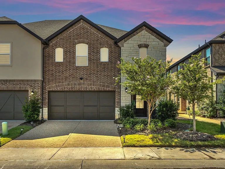 3908 Lucan Ln — Photo 1