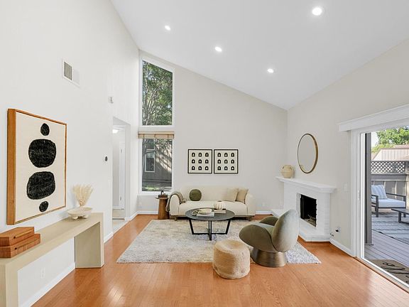 2nd image of 107 Charter Oaks Cir