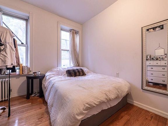 2nd image of 403 E 77th St #10A