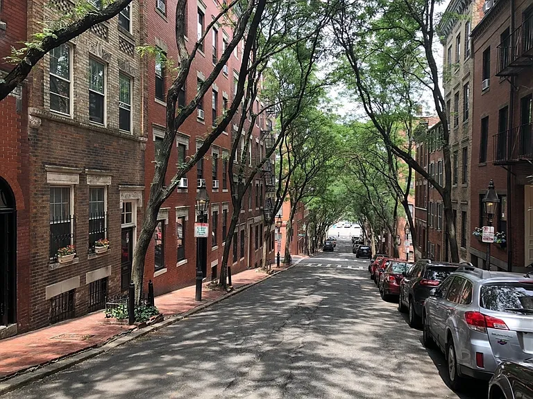 49 Garden St #1 — Photo 1