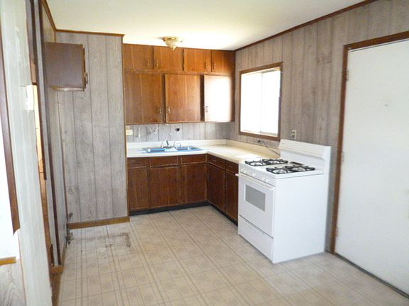 5th image of 829 New Haven Ave