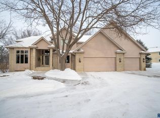 7600 E Pine Lake Dr, Sioux Falls, SD 57110