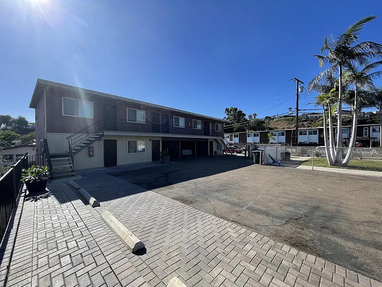 3133 Kemper St — Photo 14