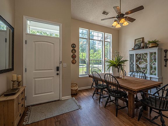 5th image of 105 Alwyn Blvd