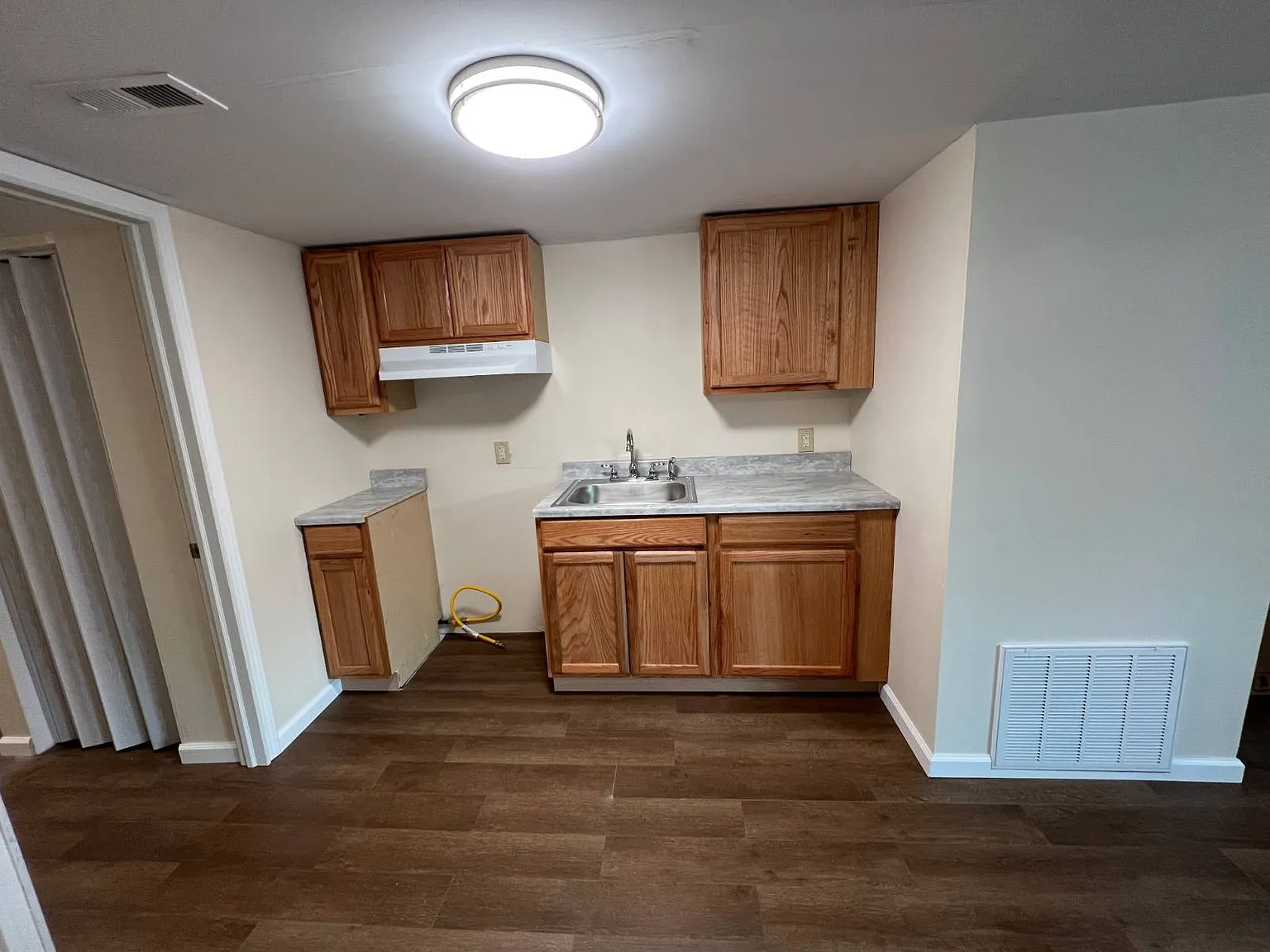 1 bed, 1.0 bath, $645 — Photo 3