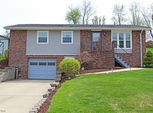 290 Northgate Manor Rd, New Cumberland, WV 26047