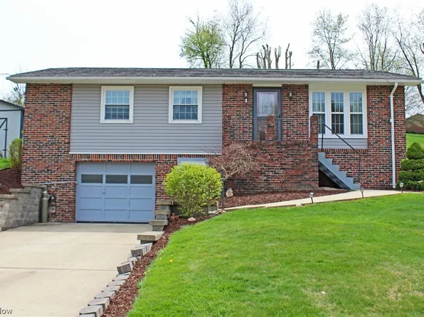 290 Northgate Manor Rd, New Cumberland, WV 26047