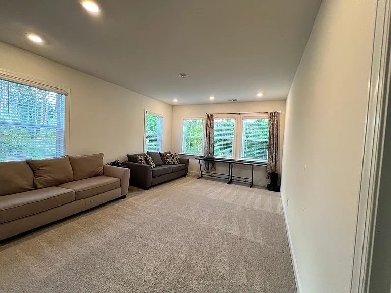 2563 Hutch Ln — Photo 19