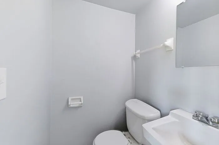 741 McPherson Dr — Photo 10