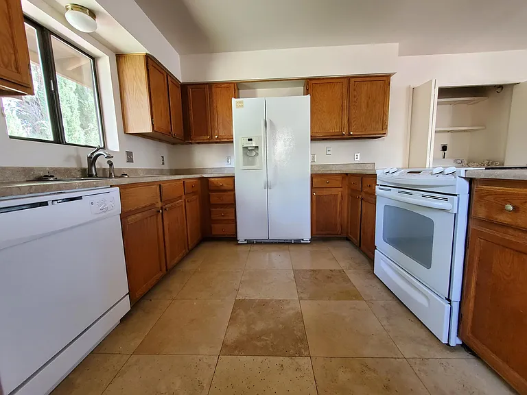 370 Fairway Oaks Dr #A — Photo 11