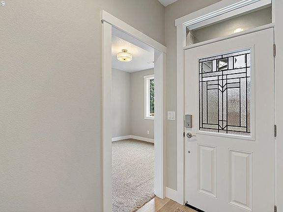 3rd image of 9104 NE 33rd Pl