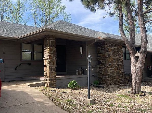 18 Wedgewood Ln