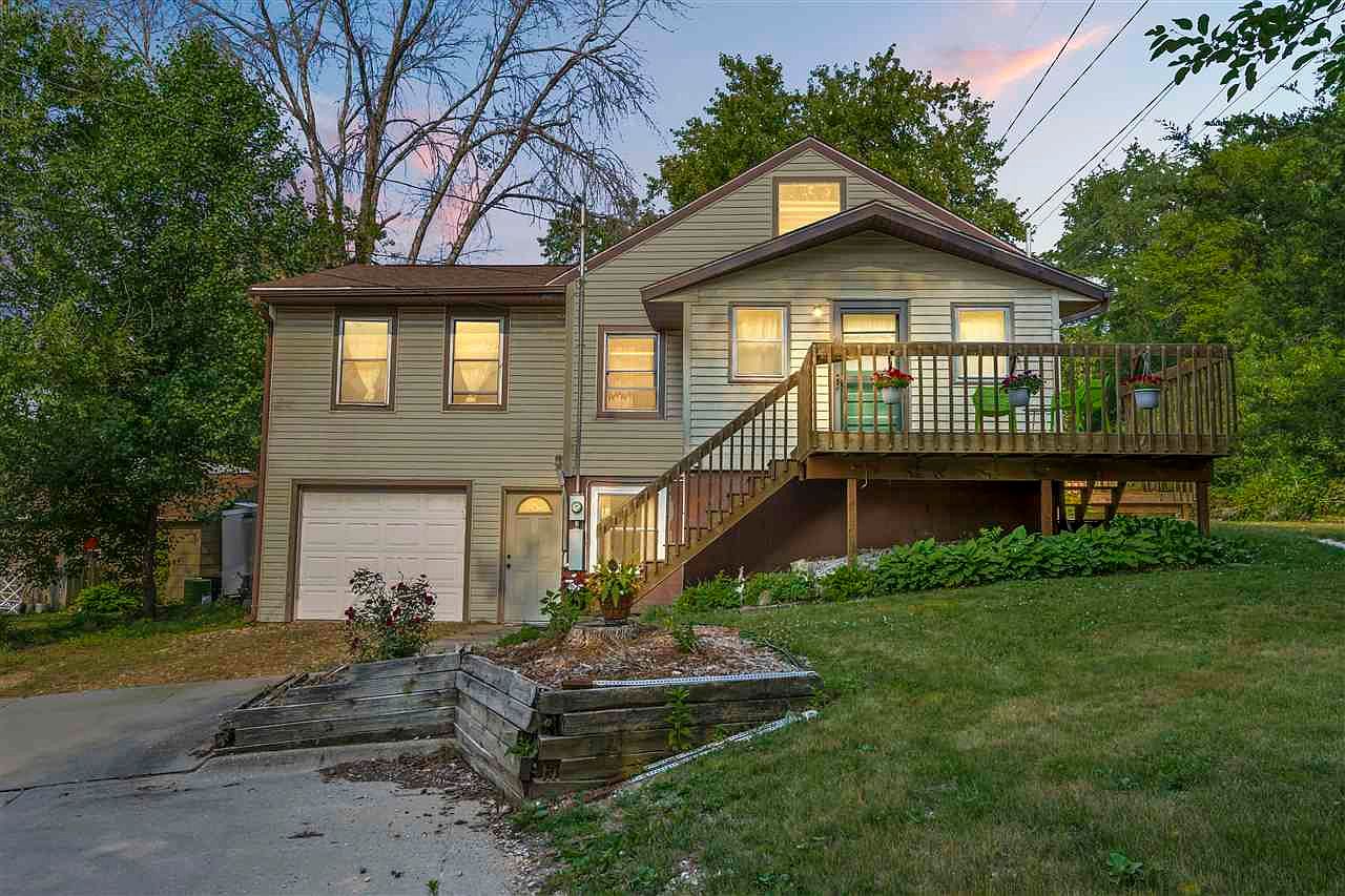 2109 Tanglewood St, Iowa City, IA 52245 Zillow