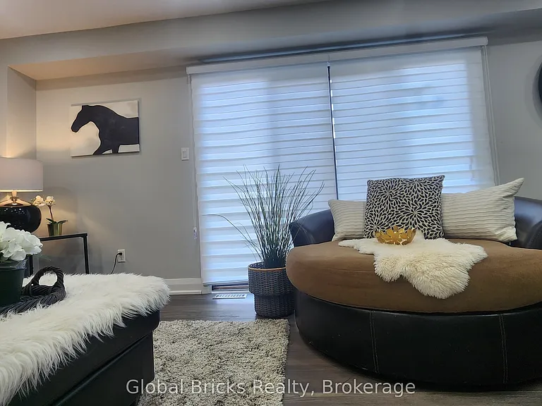 4079 Trapper Cres — Photo 5